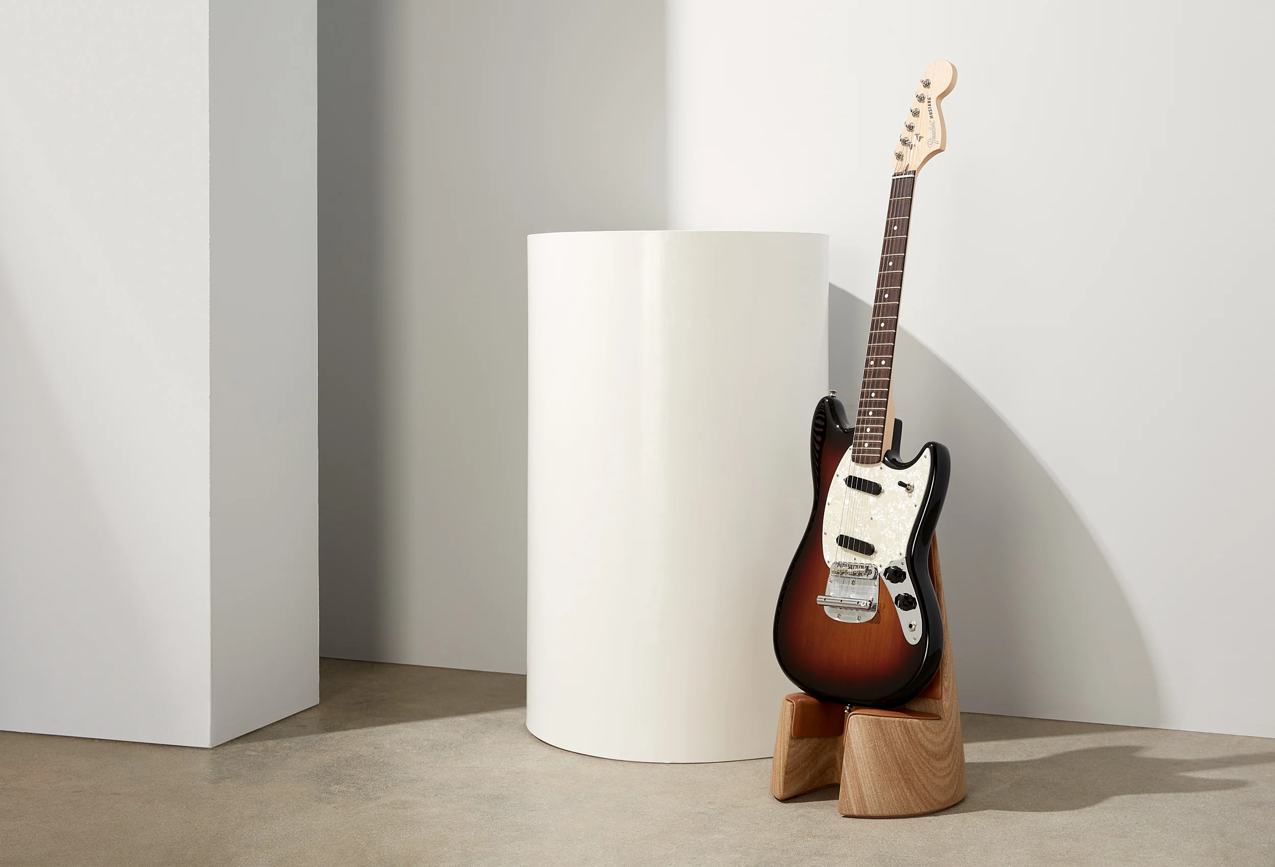 Fender American Performer Mustang - 3-Tone Sunburst - Image 6