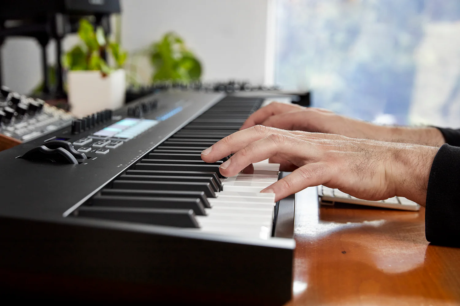 Novation Launchkey 88 MK3 MIDI Keyboard Controller - Image 6