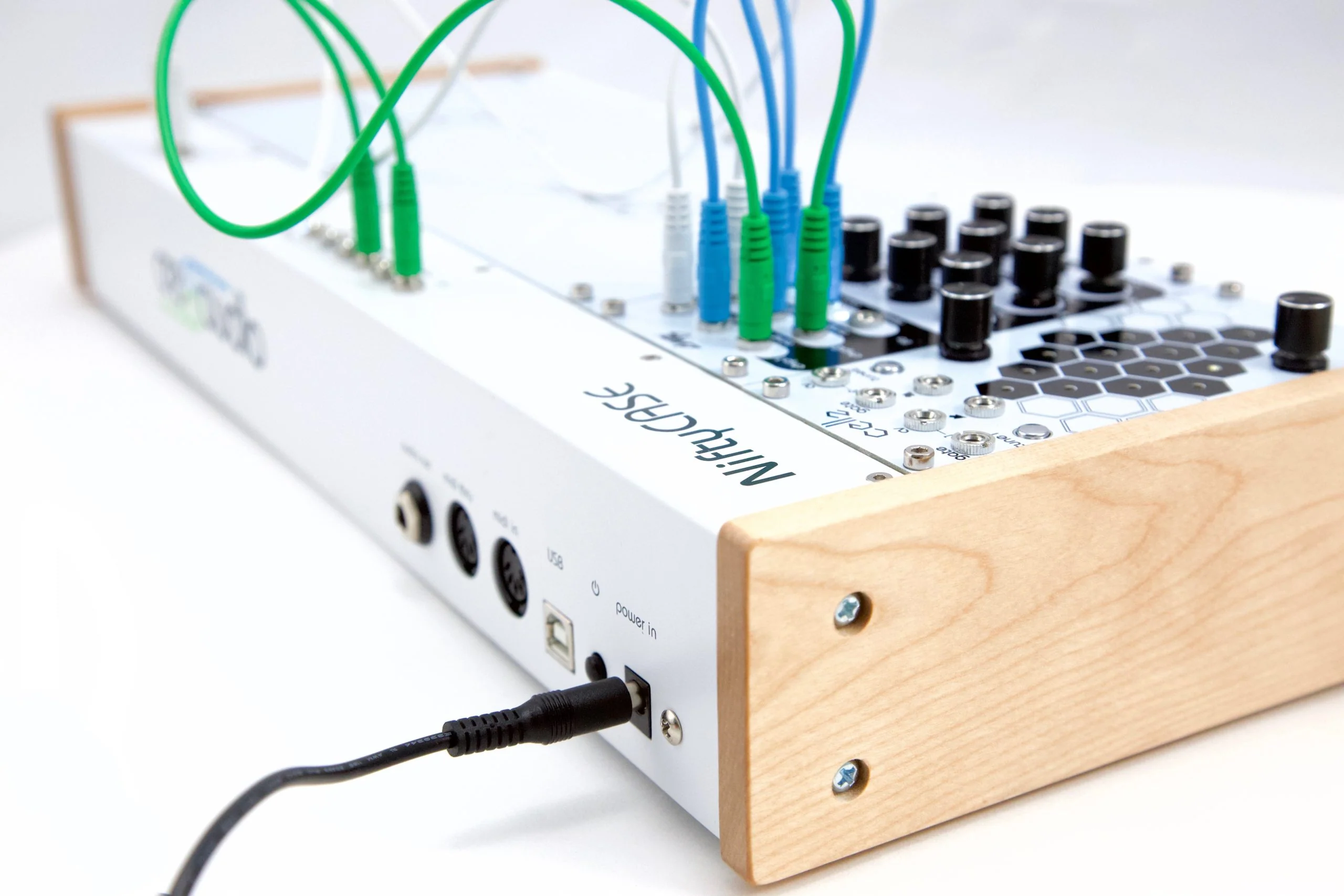CRE8 AUDIO Nifty Bundle Eurorack Case with Modules & Cables - Image 4