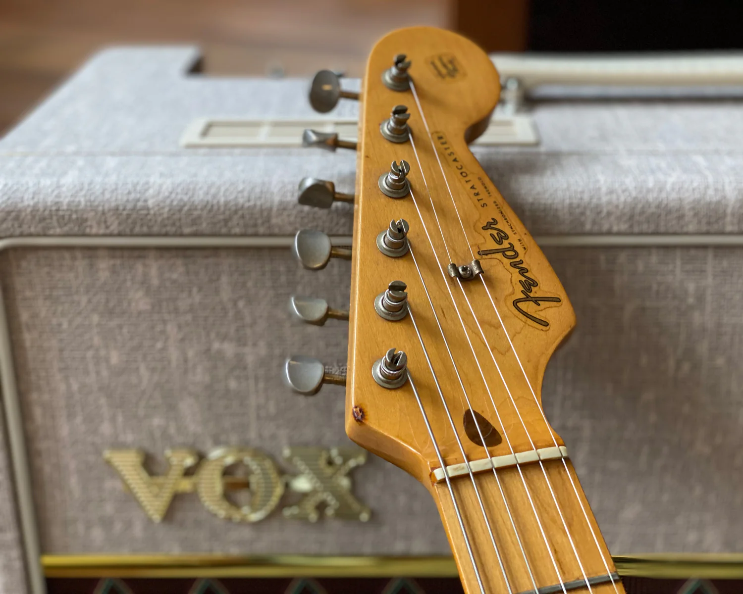 '94 Fender US Vintage Series - '57 Reissue Stratocaster - 2 Colour Sunburst - Image 15