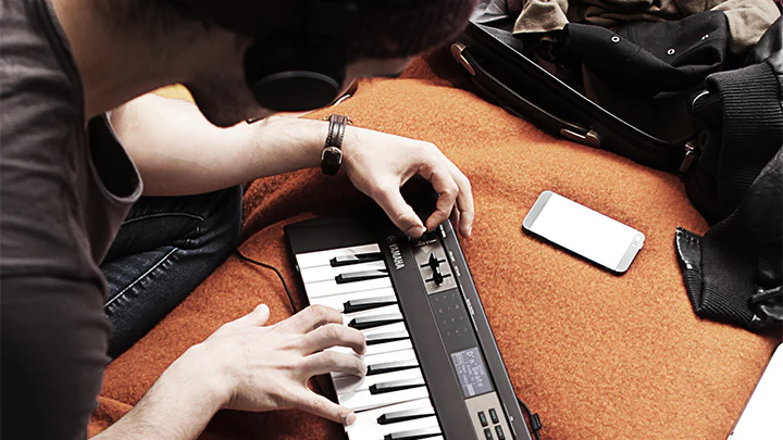 YAMAHA Reface DX FM Synthesizer - Image 3