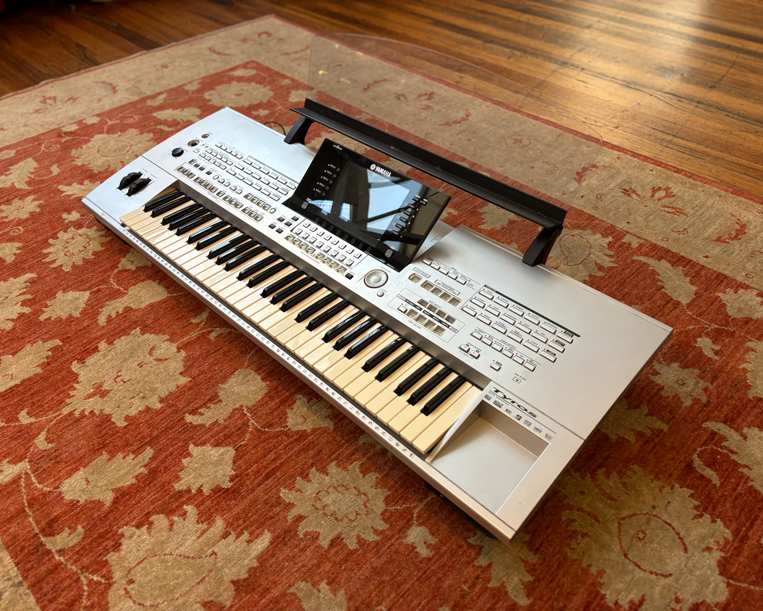 YAMAHA Tyros 1 61-key Arranger Workstation - Image 3