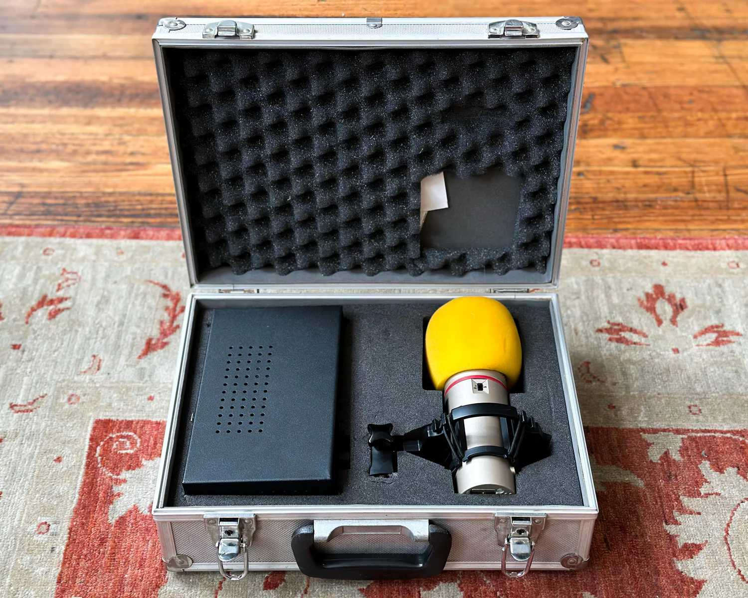 AKG Solidtube Valve Mic w/ Preamp & Hardcase - Image 4