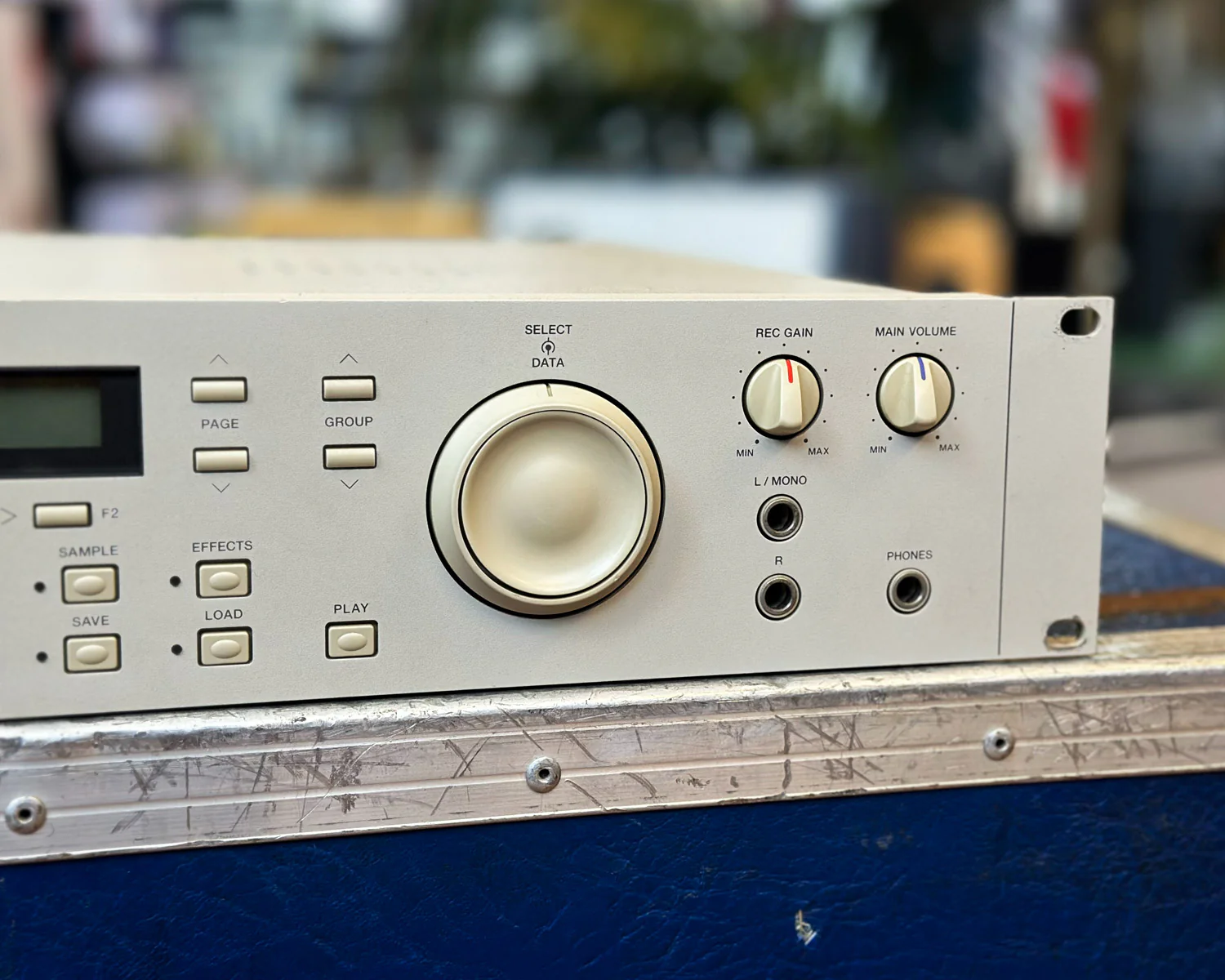 AKAI S2000 Midi Stereo Digital Sampler - Image 4