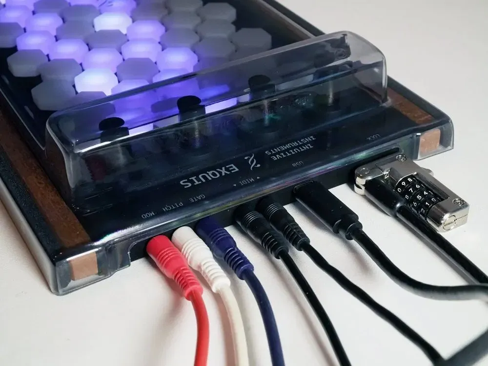 Decksaver Intuitive Instruments Exquis Pure Cover - Image 3