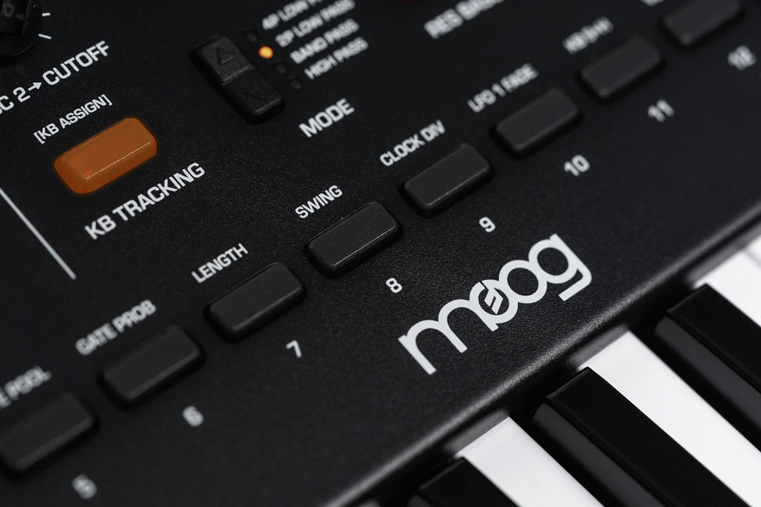 Moog Messenger Monophonic Analogue Synthesizer - Image 4