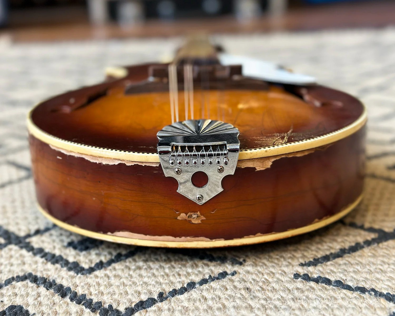 Vintage '50s Silvertone Mandolin - Image 9