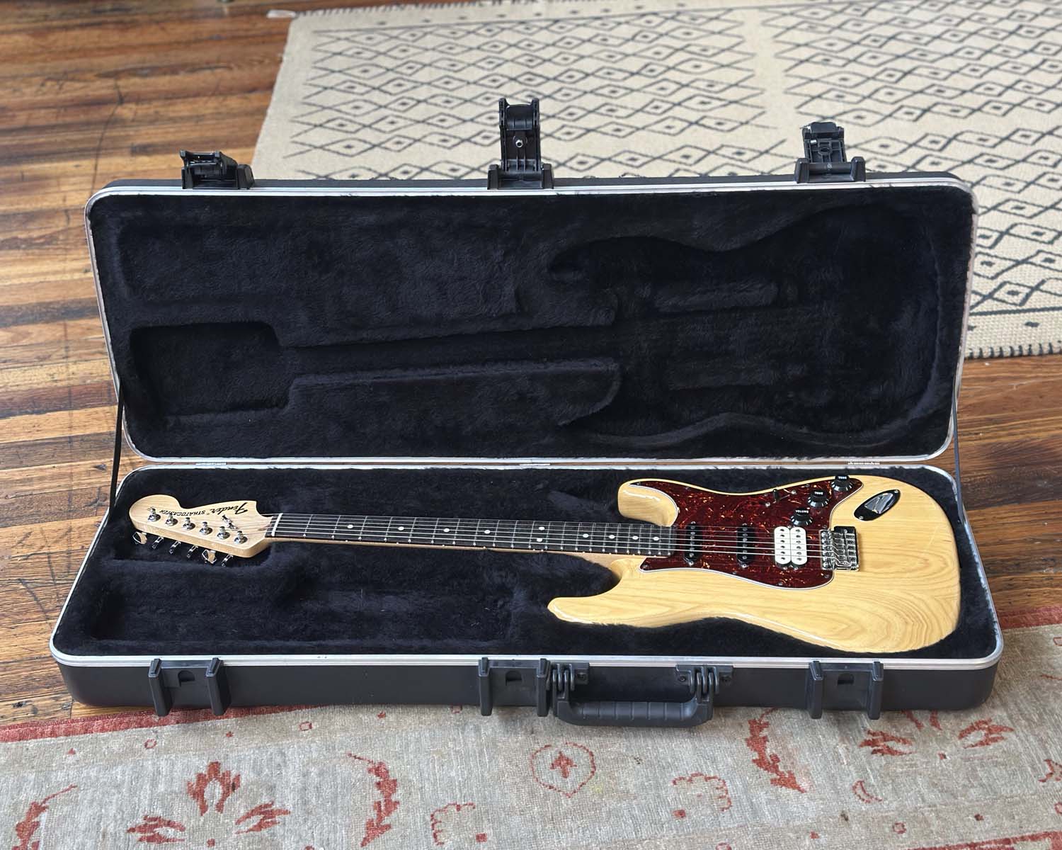 Fender FSR American Special Stratocaster HSS Ash w/Fender Case - Image 12