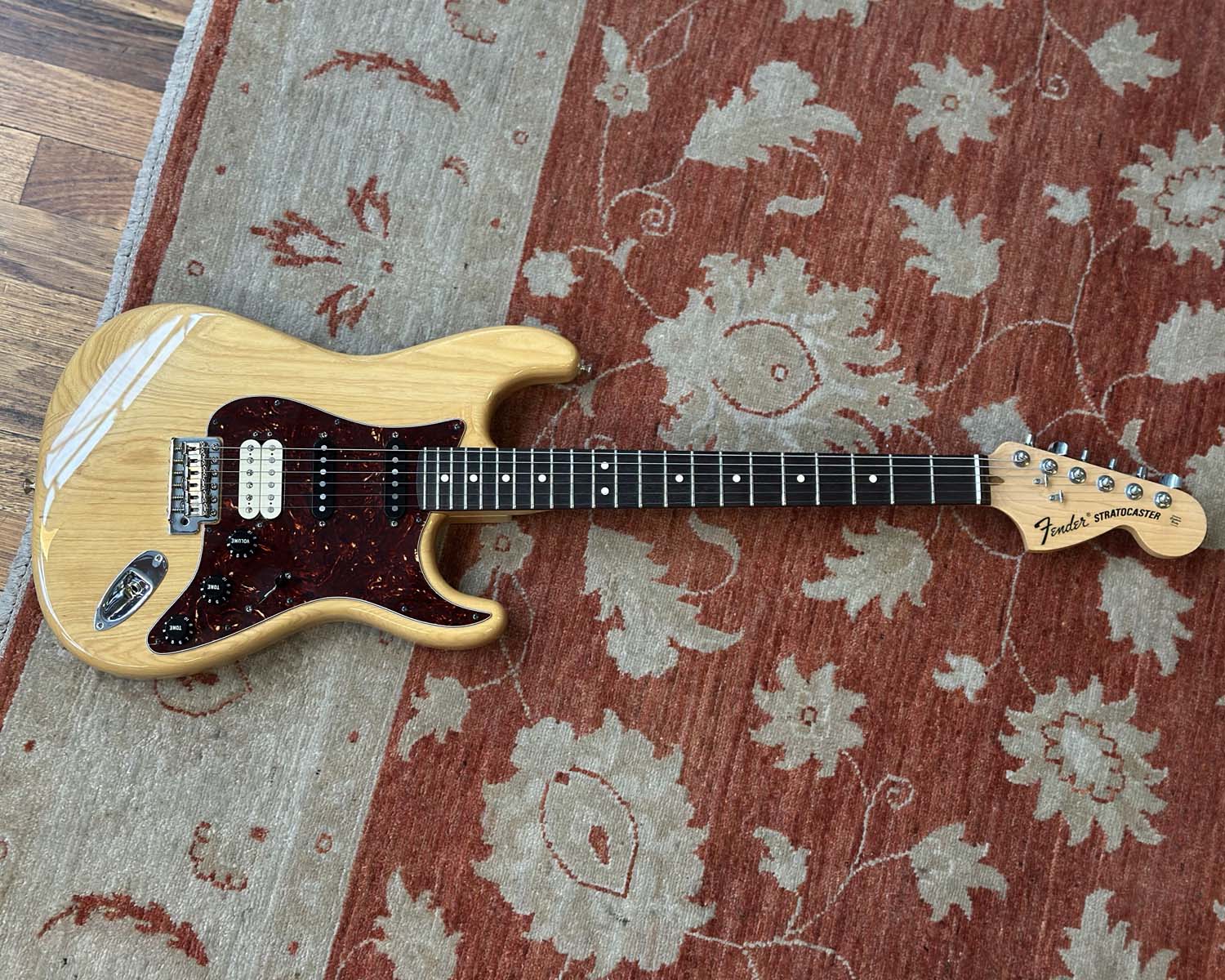 Fender FSR American Special Stratocaster HSS Ash w/Fender Case - Image 3