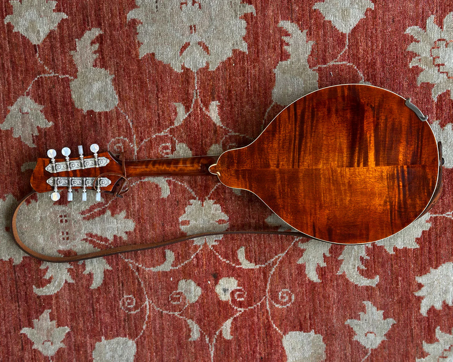 Eastman MD604 Mandolin w/ OHSC, Handrest & Strap - Image 3