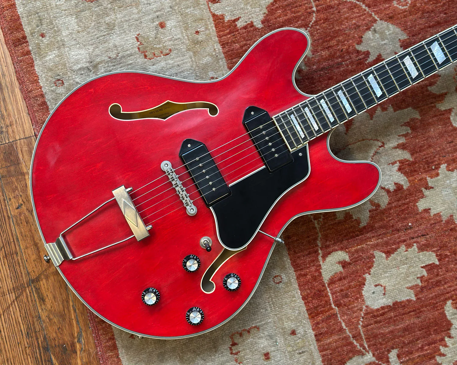 Eastman T64/TV-T Archtop w/ OHSC - Cherry
