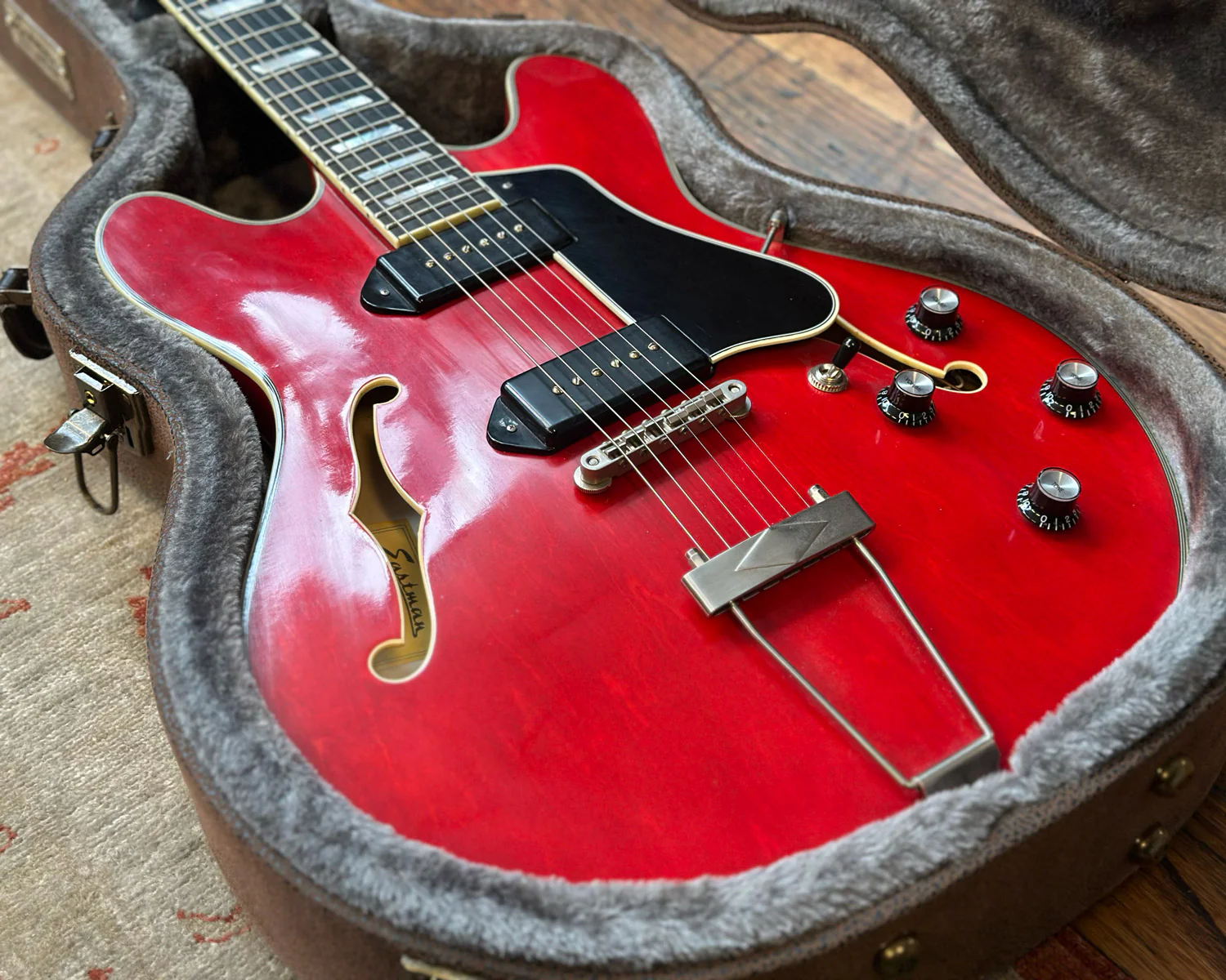 Eastman T64/TV-T Archtop w/ OHSC - Cherry - Image 10