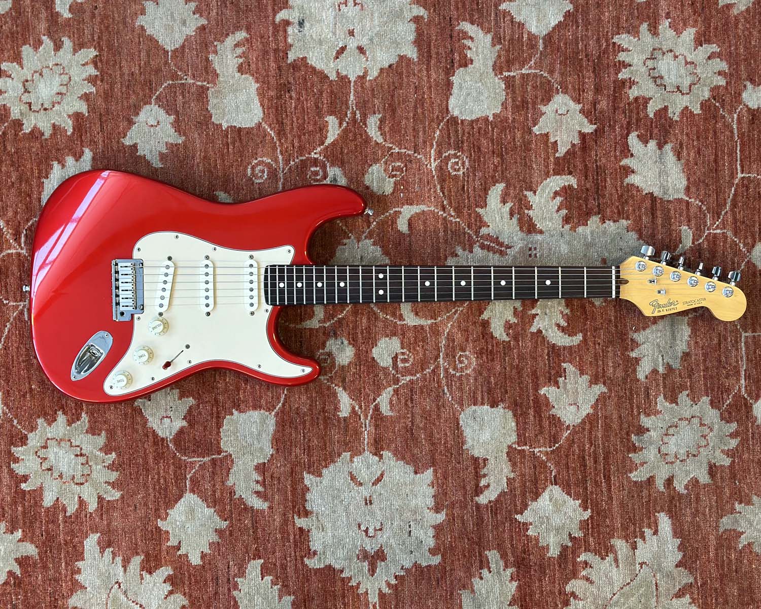 1989 Fender American Standard Stratocaster - Candy Apple Red - Image 3