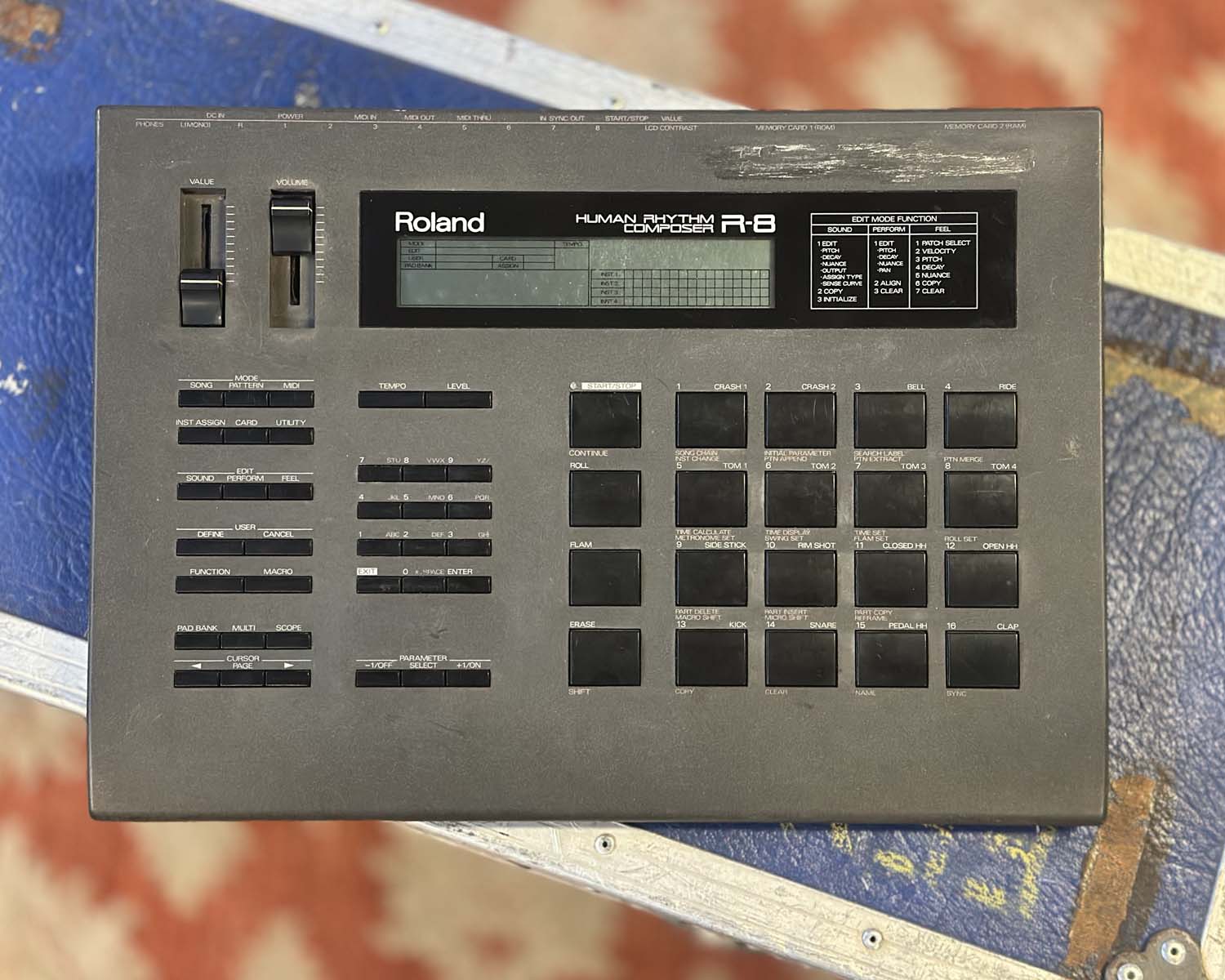 Roland R-8 Human Rhythm Composer