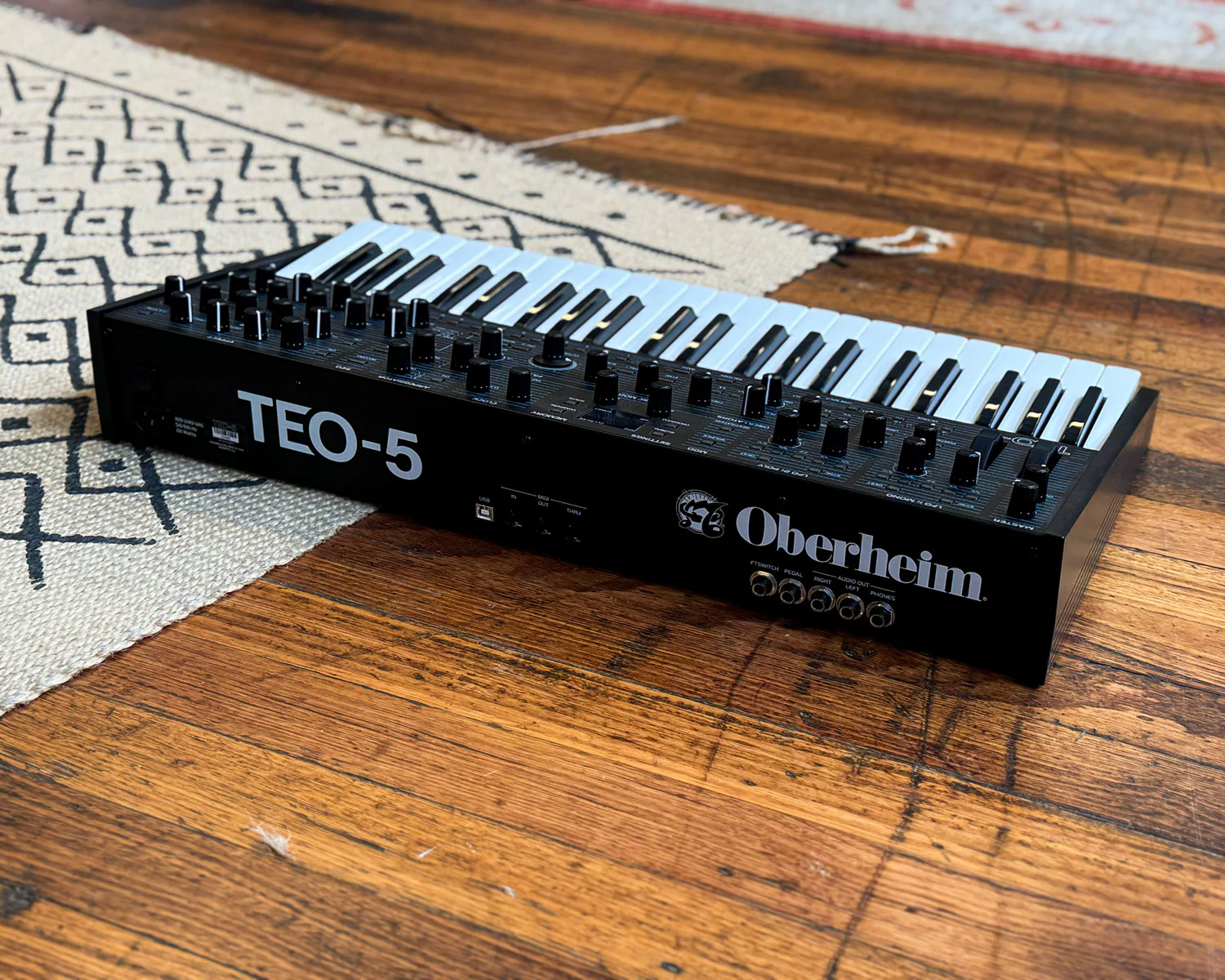 Oberheim TEO-5 5-Voice VCO/VCF-based Polysynth - Image 3