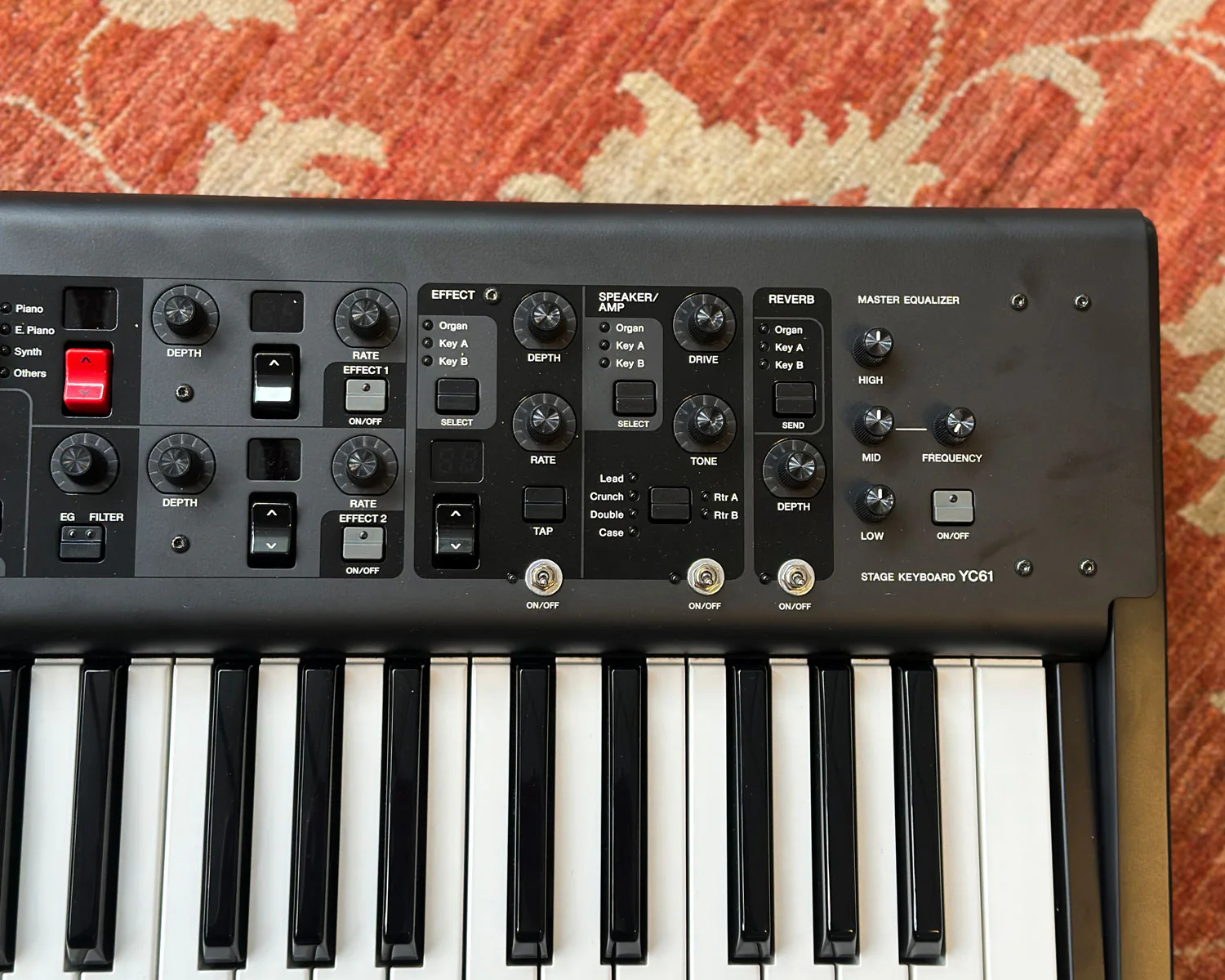YAMAHA YC61 61-Key Synthesizer/Stage Keyboard - Image 4