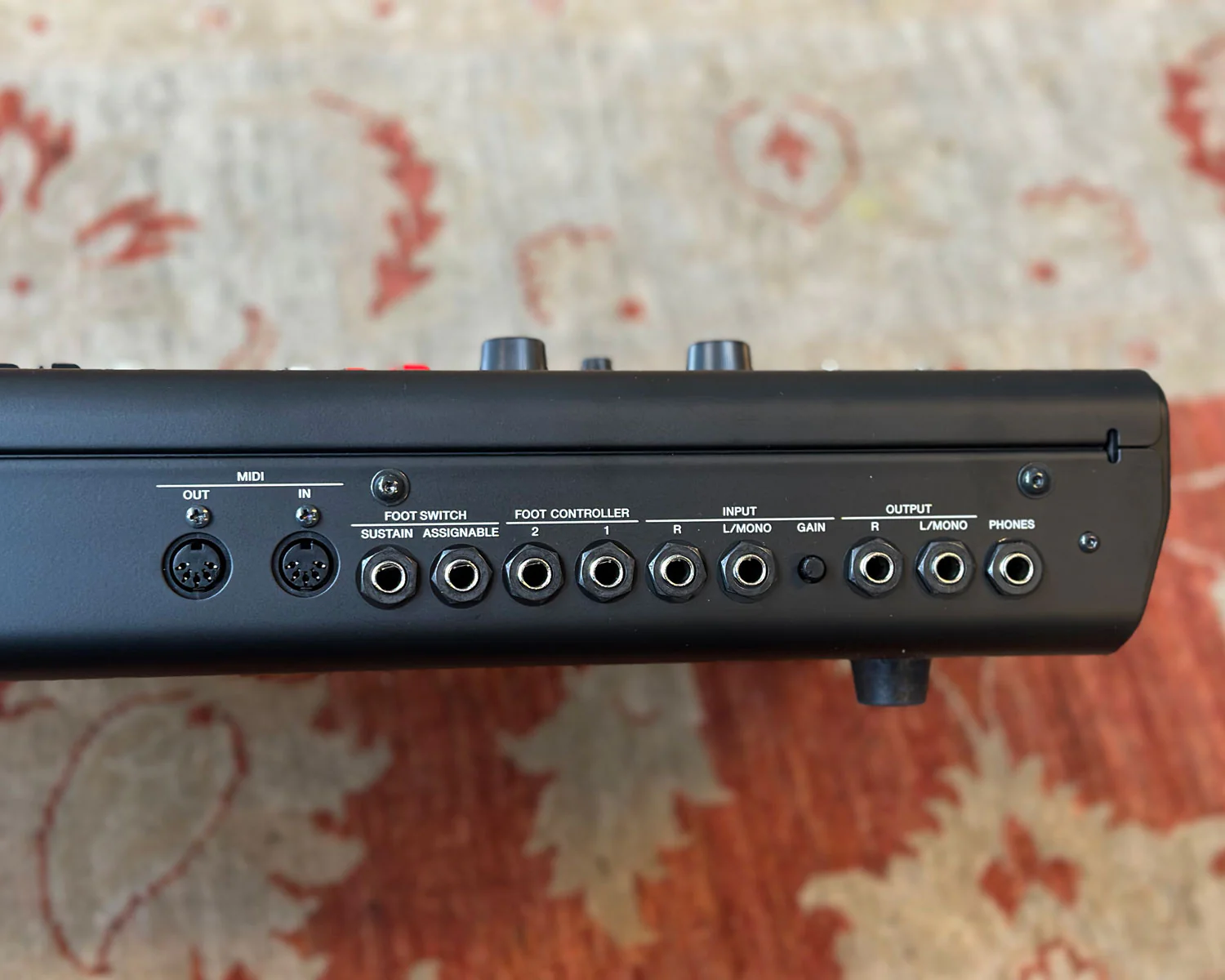 YAMAHA YC61 61-Key Synthesizer/Stage Keyboard - Image 8