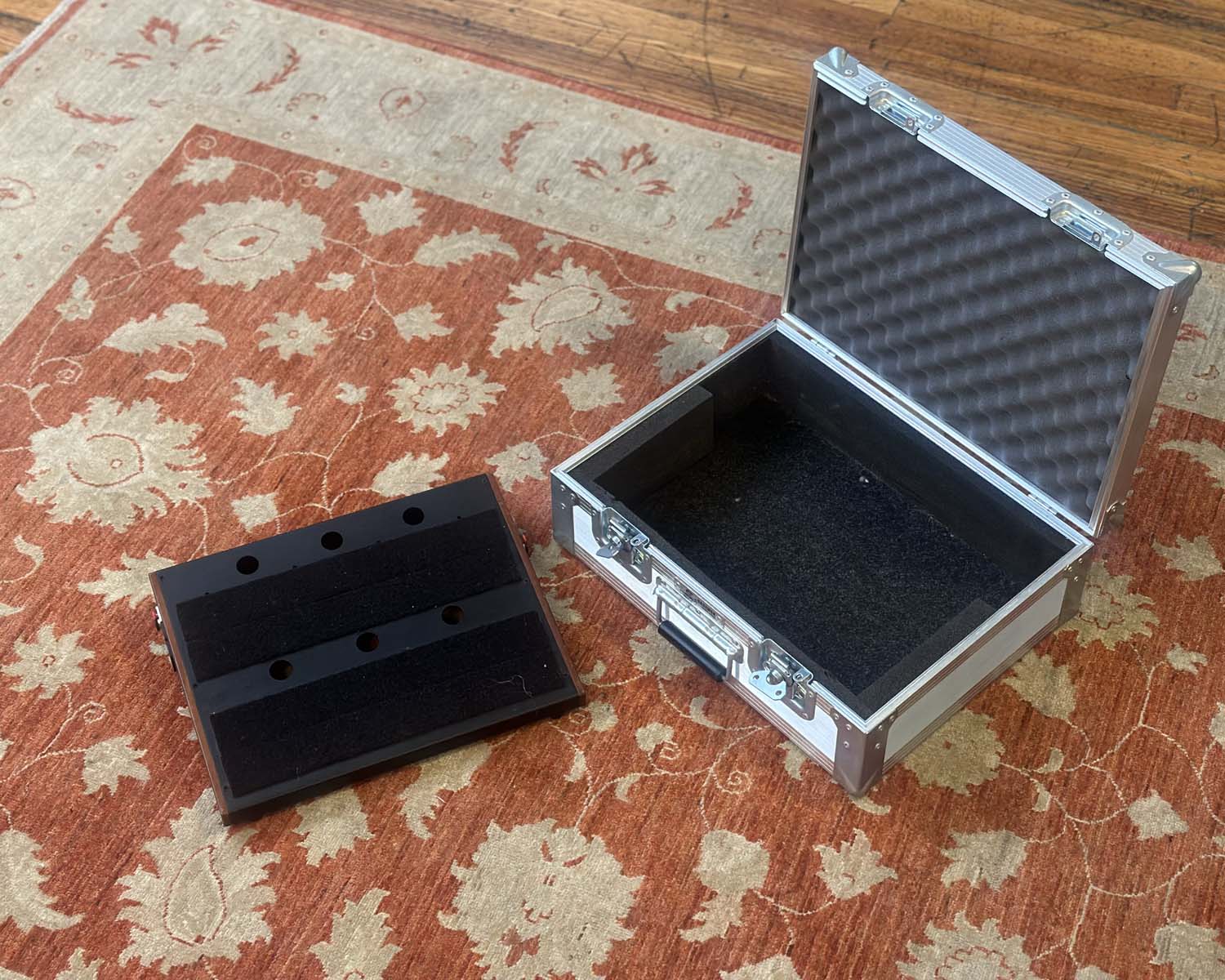 Caseman Gentleman Pedalboard in Flight Case - Small - Image 6