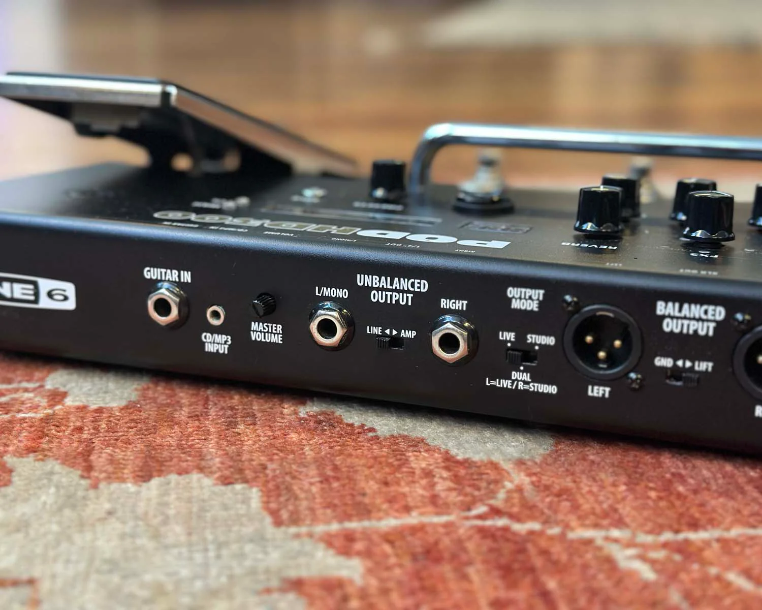 Line 6 POD HD300 Guitar Multi Effects Processor Pedal - Image 5