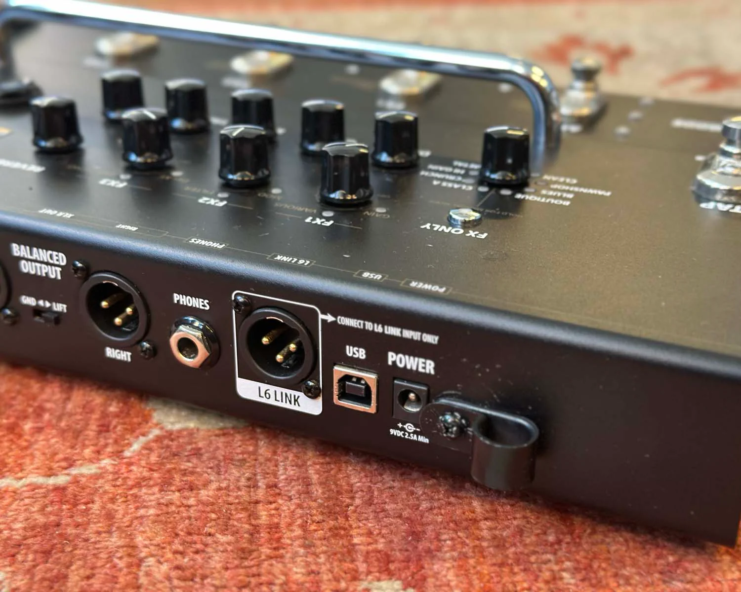 Line 6 POD HD300 Guitar Multi Effects Processor Pedal - Image 6